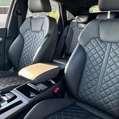 <限定モデル>車検2年付　アウディ　Q5 スポーツバック　Sライン　ディーゼル　1stエディション　輸入車　限定車　低走行　ワンオーナー　ホワイト　レザーシート　の画像
