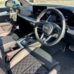 <限定モデル>車検2年付　アウディ　Q5 スポーツバック　Sライン　ディーゼル　1stエディション　輸入車　限定車　低走行　ワンオーナー　ホワイト　レザーシート　の画像