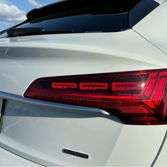 <限定モデル>車検2年付　アウディ　Q5 スポーツバック　Sライン　ディーゼル　1stエディション　輸入車　限定車　低走行　ワンオーナー　ホワイト　レザーシート　の画像