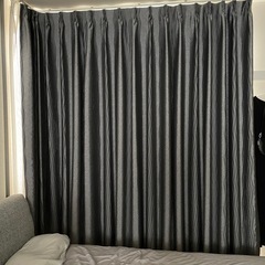 ニトリ　ダークグレーのアコーディオンカーテン