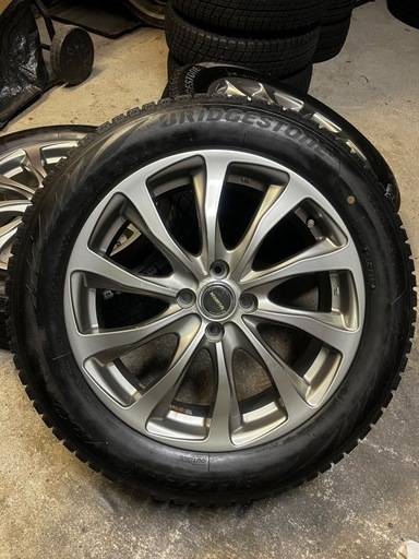 ライズ ロッキー スタッドレス195/60R17 ホイル付き4本セット