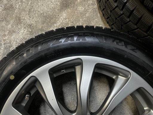 ライズ ロッキー スタッドレス195/60R17 ホイル付き4本セット