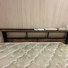 ベットフレームの画像