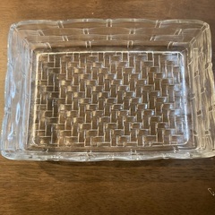 ガラスの入れ物