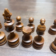 木製チェス駒の画像