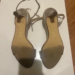 【お譲りします】ゴールド　パンプス　ヒール5cmの画像