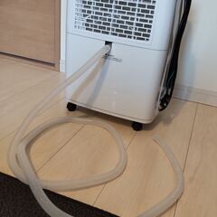 ☆iCODIS☆除湿機☆CSJ-HD165A☆コンプレッサー式除湿器☆除湿量最大13L/日☆木造15畳・鉄筋30畳☆自動停止機能☆キャスター付き☆中古美品の画像