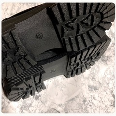 ꒰未使用꒱エナメル ウェッジソール 厚底シューズ 紐靴 黒 22.5cmの画像