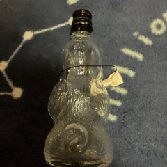 クマの瓶　お酒の画像