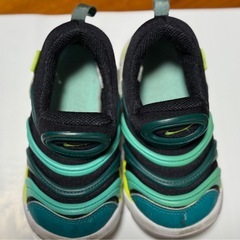 kids nike スニーカー4足とおまけ2足 の画像