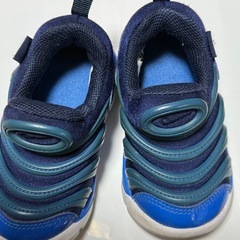 kids nike スニーカー4足とおまけ2足 の画像