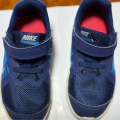kids nike スニーカー4足とおまけ2足 の画像