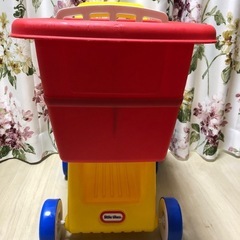 おもちゃのカートの画像