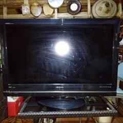 HITACHIの32型テレビ