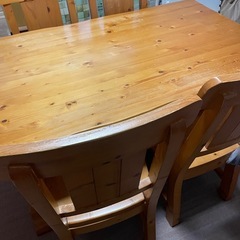 食卓テーブルと椅子のセット
