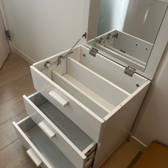 鏡付きのドレッサー【先着1名様】の画像