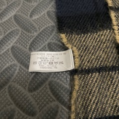 [年内以降削除]大判チェック柄ストールの画像