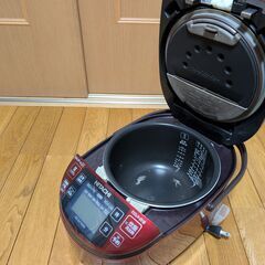 炊飯器 日立 RZ-SV100K 5.5合 レッドの画像