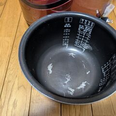 炊飯器 日立 RZ-SV100K 5.5合 レッドの画像