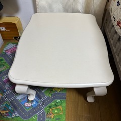 猫足テーブル