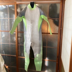 ウェットスーツ