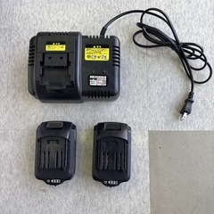 18V専用充電器とバッテリー✖️2の画像