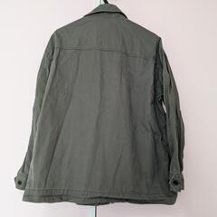 まもなく処分！GU サファリジャケット カーキの画像