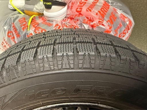 スタットレスタイヤ4本セット185/70R14