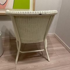 ラタン素材チェアの画像
