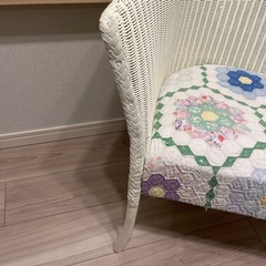 ラタン素材チェアの画像