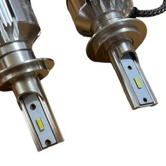 車の電球用LEDヘッドライト3000K自動フォグライトキット12Vの画像