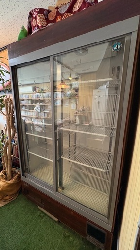 ★
業務用大型冷蔵庫　ホシザキ