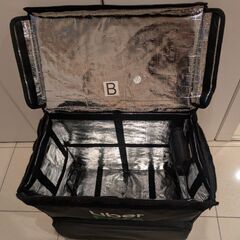 ウーバーイーツ配達用バッグの画像