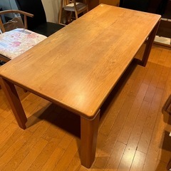ダイニングテーブル