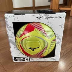 サッカー　ボール　4号　ジュニア　新品
