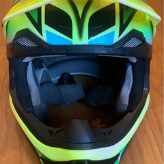 オフロードヘルメット