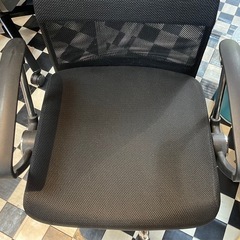 【リサイクルサービス八光】幅64㎝　ニトリ　ﾜｰｸﾁｪｱ ｲﾝﾊﾞﾈｽ MC BKの画像