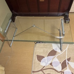 ガラステーブル