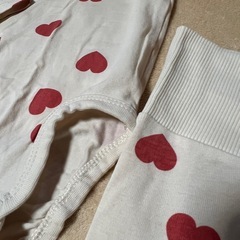 最終値下げ H＆M オーガニックコットン セットアップ ハート柄 新生児 エイチアンドエムの画像