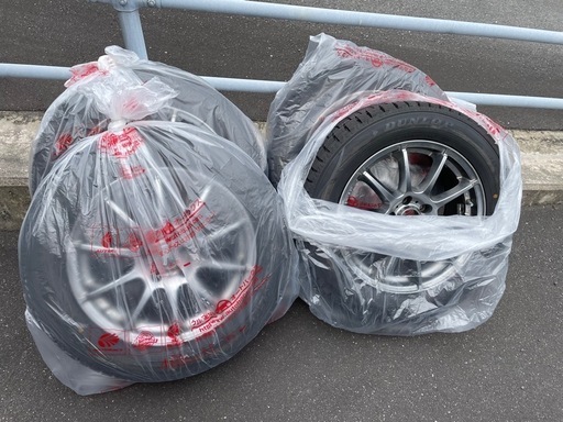 【値下げ】2023年製　スタッドレスタイヤ（ホイール付き）