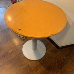 カフェテーブル