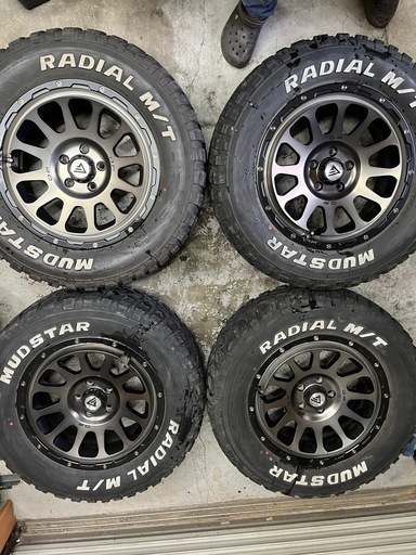 デルタフォースオーバル　マッドスターラジアルM／T T32エクストレイル