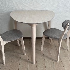 ダイニングテーブルセット、椅子二脚