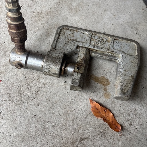 亀倉パイプ断水機