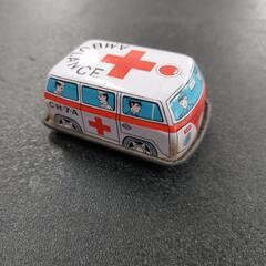 🔶ゼンマイ仕掛けブリキ玩具/ワーゲンバス救急車の画像