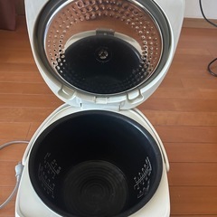 炊飯器の画像