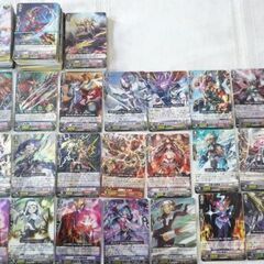 Vanguardカード１３６枚（うちレアもの２１枚）