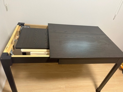 IKEA      EKEDALEN 伸長式テーブル　ダークブラウン
