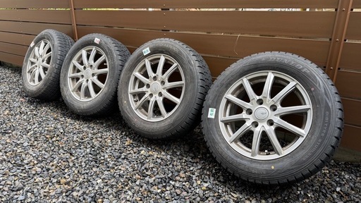 ヴォクシー用スタッドレスタイヤ       
DUNLOP WINTER MAXX