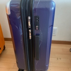 値下げしました①新品未使用鏡面仕上げ　軽量静音TSAロック拡張ファスナー付きスーツケース、キャリーケースの画像